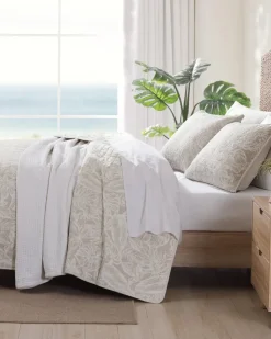 Tommy Bahama Ocean Deep Reversible 3-Piece Full/Queen Quilt Set- Quilts & Blankets